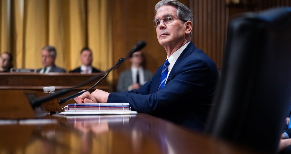 “Lawmakers twiddle their thumbs”: Trump administration rants as Democrats stop crypto bill