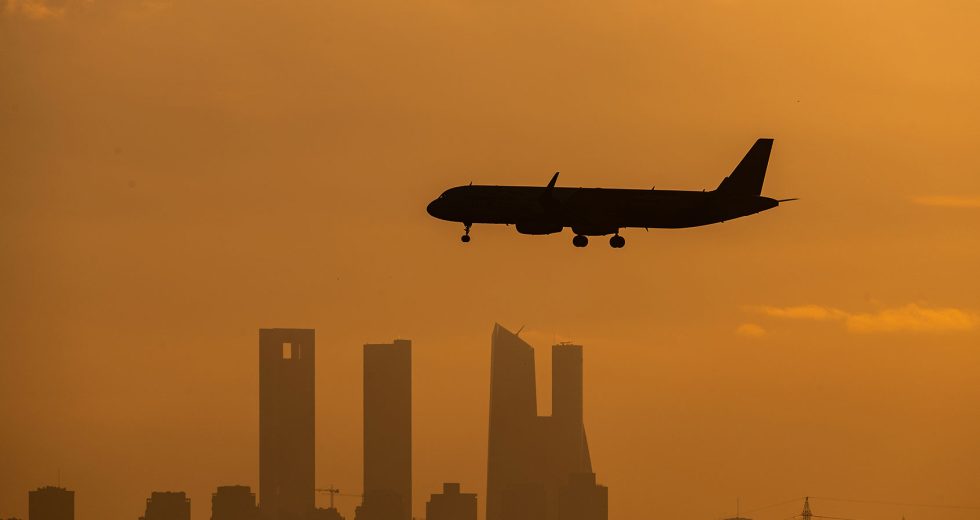 Foul food sends Delta flight back to L.A.