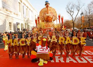 A chill in the air, and nothing else: Macy’s parade plays it safe