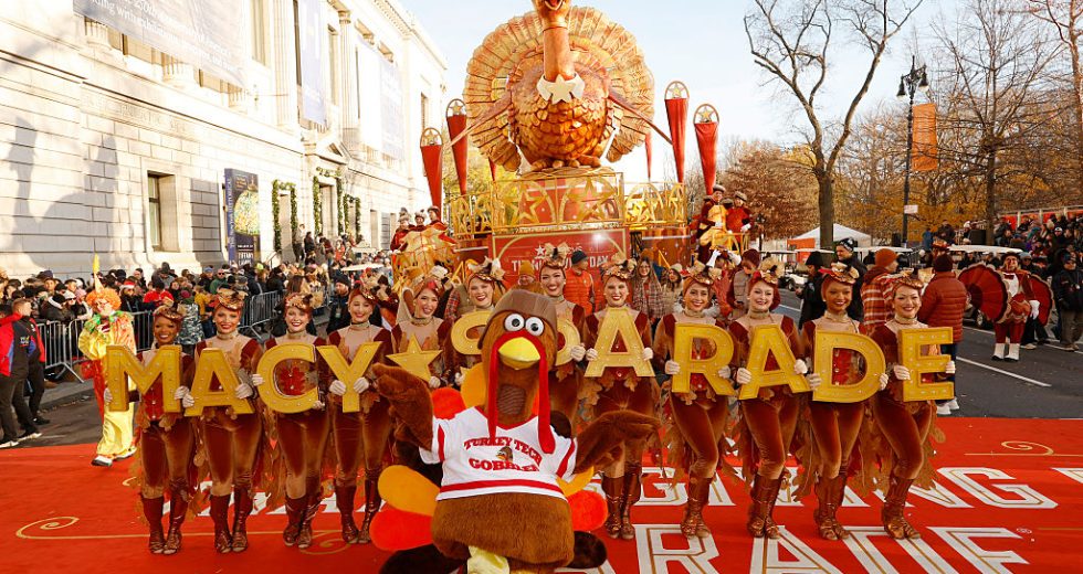 A chill in the air, and nothing else: Macy’s parade plays it safe