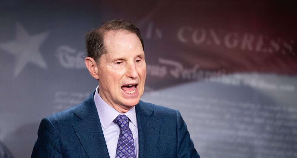 “Alarming”: Sen. Wyden demands investigation into JPMorgan Chase’s ties to Jeffrey Epstein