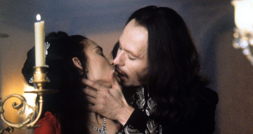 Oh, you handsome devil: How “Bram Stoker’s Dracula” ushered in our thirst for the “sexy killer”