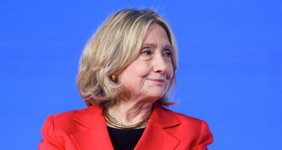 Hillary Clinton prestará depoimento a portas fechadas na investigação de Epstein no Congresso