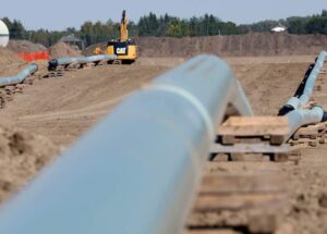 Pembina Pipeline dá luz verde a 2 projetos em BC e Alberta, relata queda nos lucros do quarto trimestre