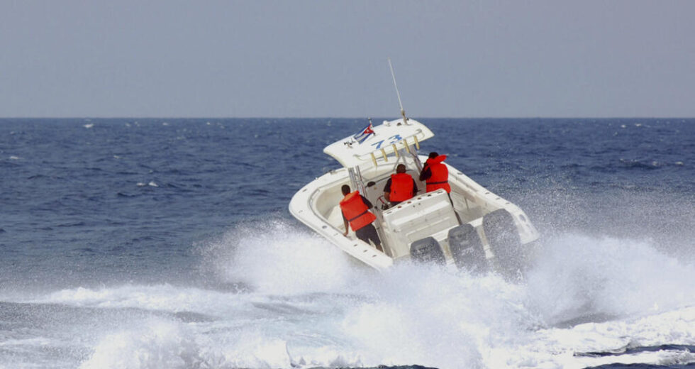 Quatro mortos em tiroteio entre a guarda costeira cubana e uma lancha registrada na Flórida