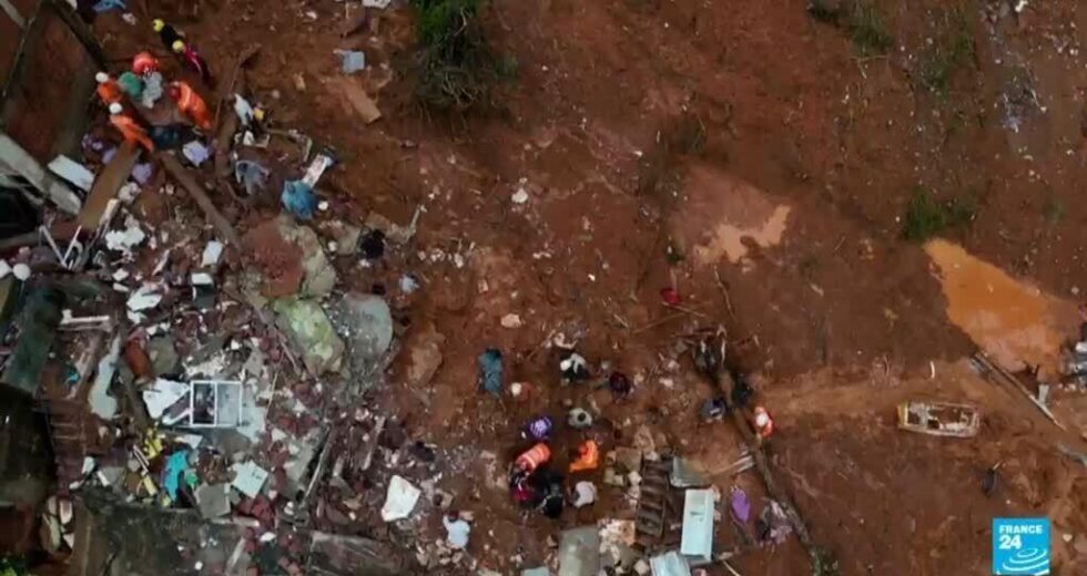Equipes de resgate procuram desaparecidos após enchente mortal atingir sudeste do Brasil