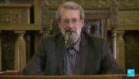 Quem é Ali Larijani, o veterano “insider” que molda a política nuclear do Irão?