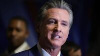 Racialização da pontuação 960 SAT do governador da Califórnia Gavin Newsom