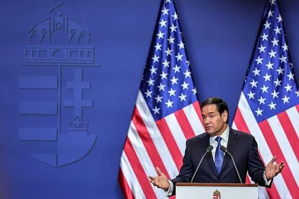 ED faz parceria com o Departamento de Estado para rastrear fundos estrangeiros de faculdades