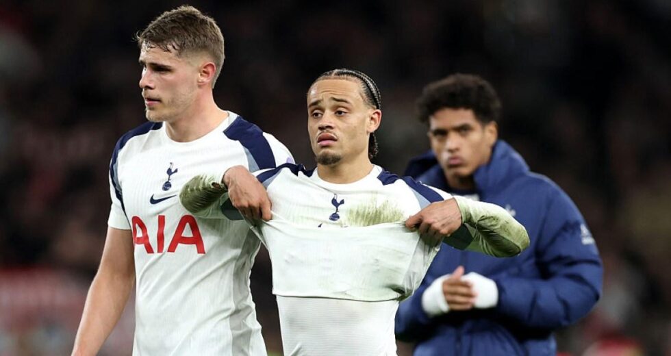 Ex-técnico do Tottenham foi convidado a ficar, mas deixou situação ‘sem sentido’ | Futebol