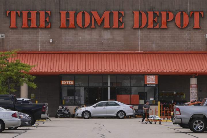 Home Depot diz que a desaceleração da demanda ocorre em meio a ‘crescentes preocupações com o emprego’ – National