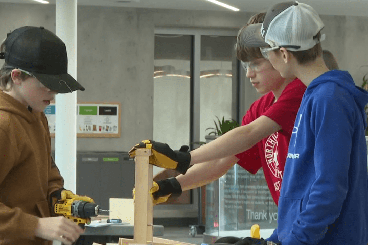 Centenas de estudantes de Kingston competem no 26º evento anual de comércio especializado – Kingston