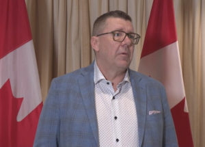 O primeiro-ministro Scott Moe chega à Índia e diz que as tarifas sobre lentilhas ‘podem realmente aumentar’