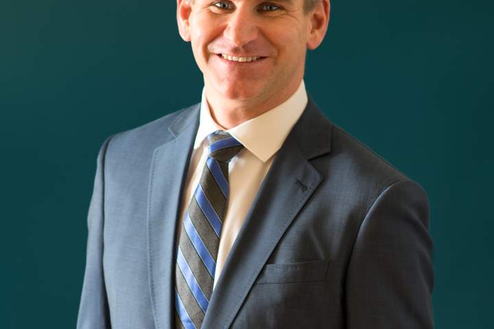 Família de homem de Ontário que morreu após ligação para o 911 impedida de se apresentar ao conselho policial