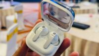 A série Samsung Galaxy Buds 4 oferece aparência mais elegante e isolamento de ruído mais personalizado
