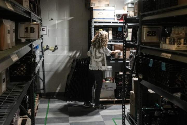 Pobreza infantil aumenta pelo terceiro ano consecutivo no Canadá, diz relatório – National