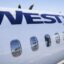 ‘Fantasma’: canadenses presos em Puerto Vallarta dizem que foram abandonados pela WestJet