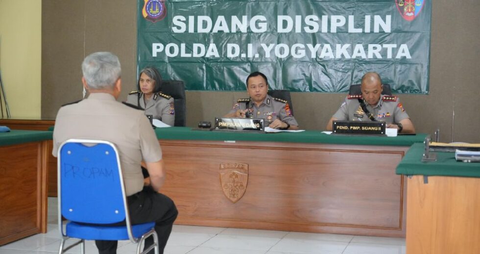 Como resultado da Audiência Disciplinar, o Ex-Chefe da Polícia de Sleman foi Repreendido