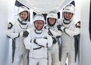 Astronauta da NASA que sofreu sérios problemas médicos na ISS dá um passo à frente