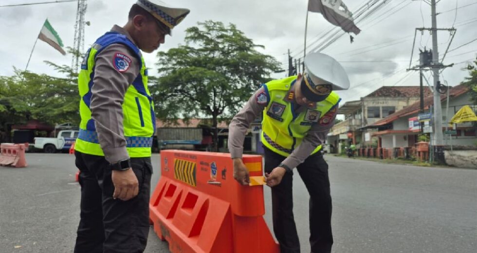 Suprimindo então o acidente, a polícia de Kulonprogo implementou uma zona vulnerável em questão