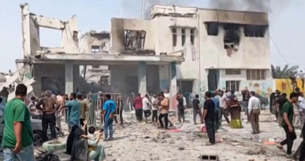 Greve escolar no Irã causa mais de 100 mortos; EUA e Israel não confirmaram