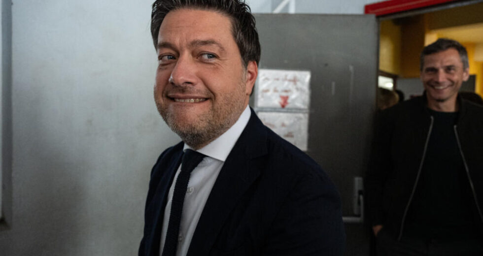 Titular socialista derrota adversário de extrema direita nas principais eleições para prefeito de Marselha