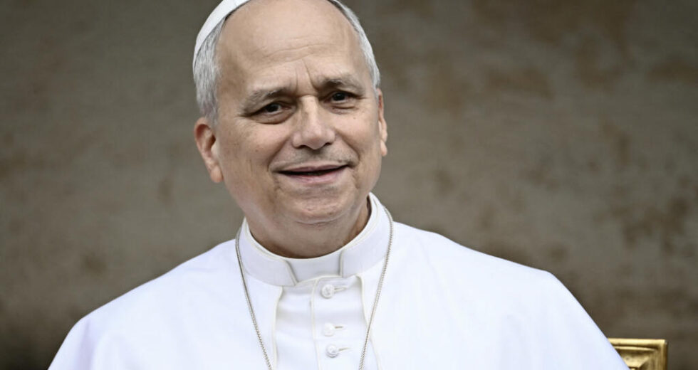 Papa Leão XIV faz visita histórica ao chamativo Mônaco