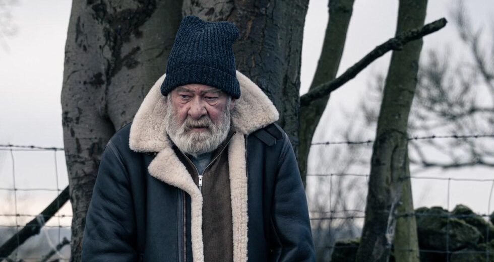 Spoilers de Emmerdale: A polícia vem atrás de Bear enquanto o pesadelo aumenta | Sabonetes