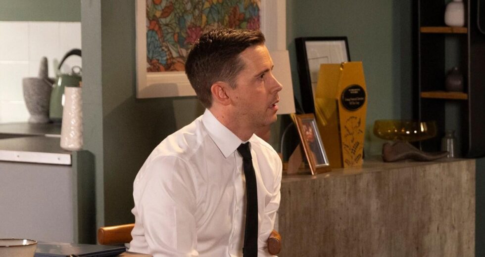 Todd, de Coronation Street, toma medidas desesperadas para evitar a raiva do malvado Theo | Sabonetes