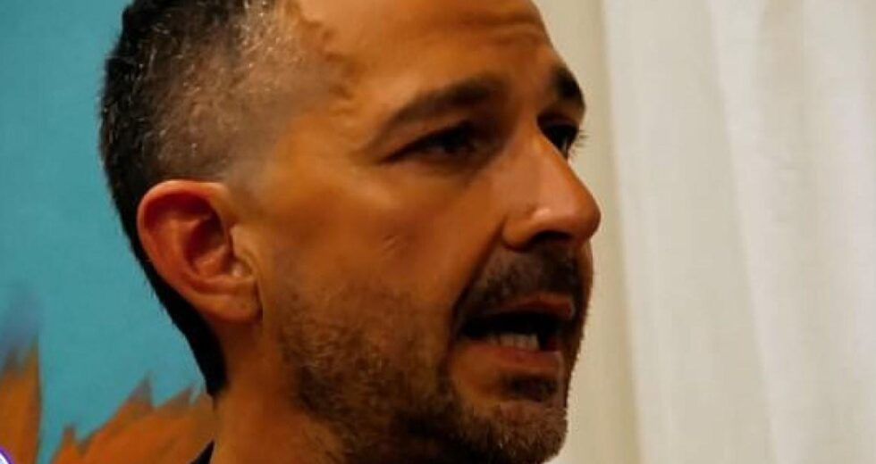 Shia LeBeouf diz que ‘grandes gays são assustadores para mim’ em entrevista bizarra após prisão