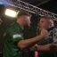 Estrelas inglesas de dardos CLASH no UK Open enquanto a dupla precisa ser separada na frente de fãs vaiando – após incidente envolvendo mão ensanguentada no Campeonato Mundial
