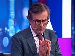 ‘O estado absoluto de Robert Peston!’ Choque dos telespectadores com os tênis Nike vermelhos berrantes de £ 145 de uma emissora de 65 anos e anéis de ‘espanador’ enquanto cobria o conflito no Oriente Médio