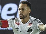 Neymar sofre OUTRO revés por lesão ao ser retirado no último minuto pelo Santos, antes da visita do técnico brasileiro Carlo Ancelotti – com temores de que ele agora PERDERA a Copa do Mundo