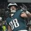 Philadelphia Eagles concorda em contrato de um ano com o vencedor do Super Bowl, Dallas Goedert