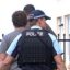 Policiais correm para a escola em Rose Bay após relatos de um adolescente com uma arma de fogo