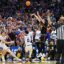 Os campeões em título caem no thriller March Madness depois que os ânimos explodem entre Iowa e a Flórida
