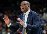 Técnico de basquete da UNC demitido após humilhação no March Madness