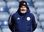 Steve Clarke escolherá o gigantesco elenco inicial de 55 jogadores para a Copa do Mundo enquanto busca a combinação perfeita para brilhar no cenário global