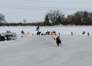 Fotos: Centenas de pessoas se reúnem em Optimist Hill para o segundo Skijor YXE anual