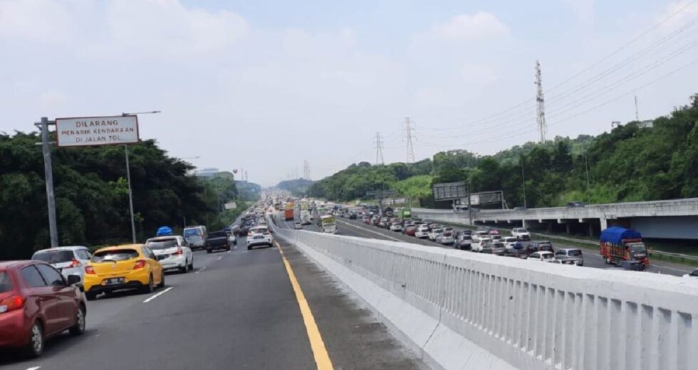 Muitos motoristas dormem no acostamento da rodovia MBZ, provocando longos congestionamentos