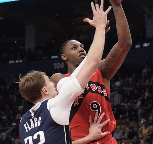 Os 31 pontos de Barrett na temporada levam Raptors a superar Mavs