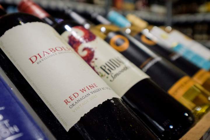 Alberta retornando ao imposto fixo padrão sobre o vinho após protestos da indústria