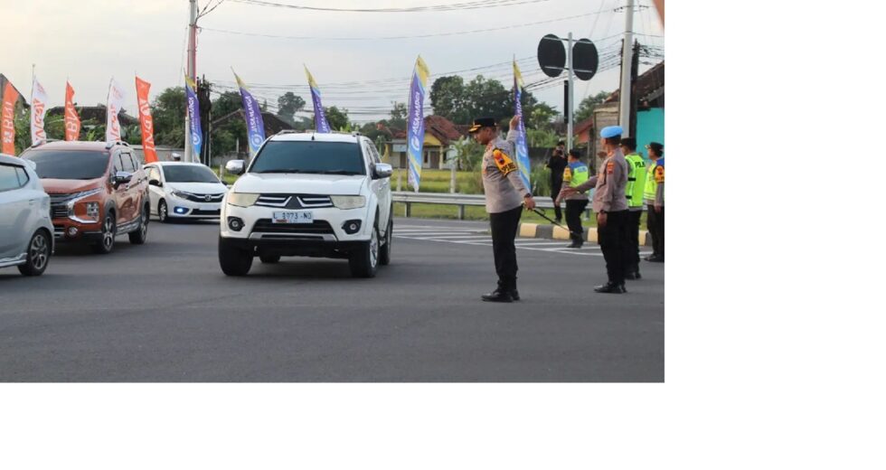 Veículos que saem da estrada com pedágio de Prambanan chegam a mil unidades por hora