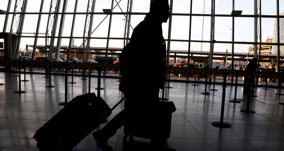 Trump ameaça enviar agentes ICE para aeroportos dos EUA – Nacional