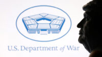 Juiz dos EUA considera limites de imprensa do Pentágono inconstitucionais