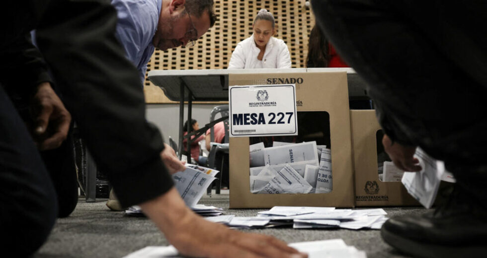 Colômbia elege congresso dividido antes das eleições presidenciais de maio