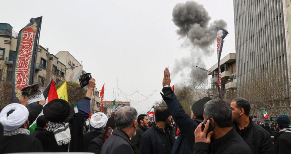 Explosão abala Teerã em meio a manifestação organizada pelo Estado após alerta israelense