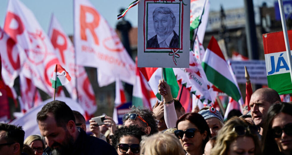 Por que Viktor Orban da Hungria está difamando a Ucrânia antes de eleições cruciais