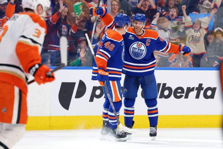 Os três pontos de McDavid levam Oilers sobre Ducks