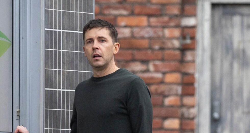 Todd ‘finalmente salvo’ enquanto morador de Coronation Street descobre o lado vil de Theo | Sabonetes